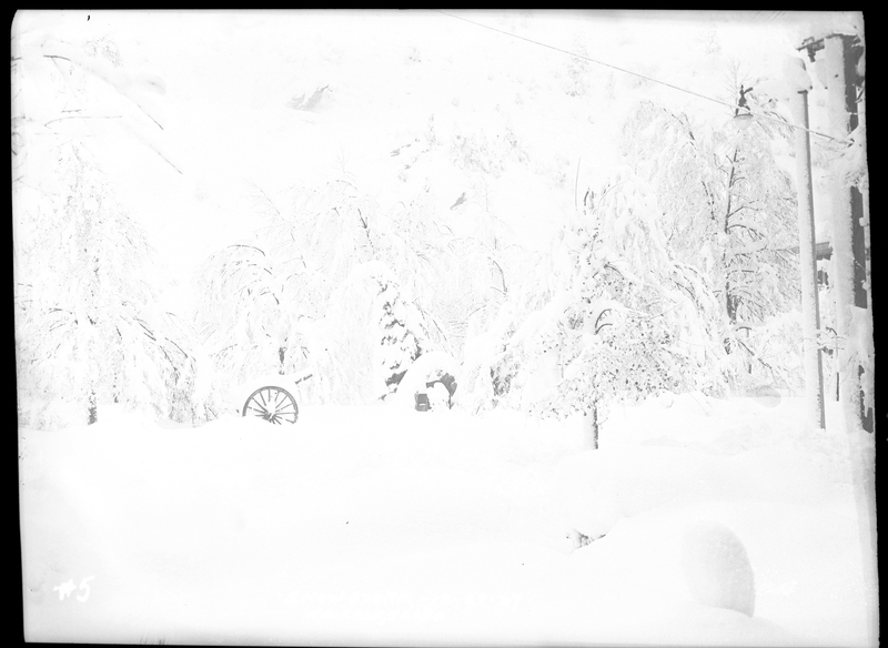 snow-scene-during-a-snow-storm-in-wallace-idaho-george-w-tabor