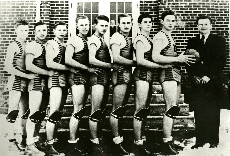 item thumbnail for Deary High School Basketball Team in 1940