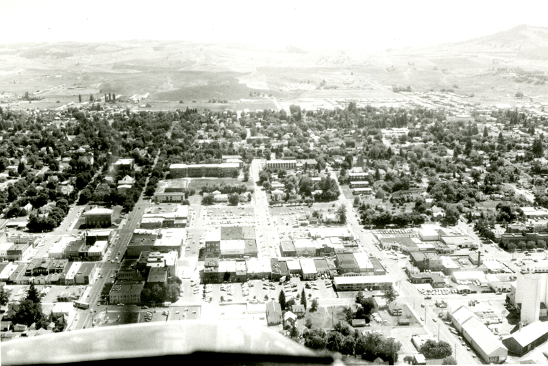 item thumbnail for Aerial view of Moscow, Idaho looking east