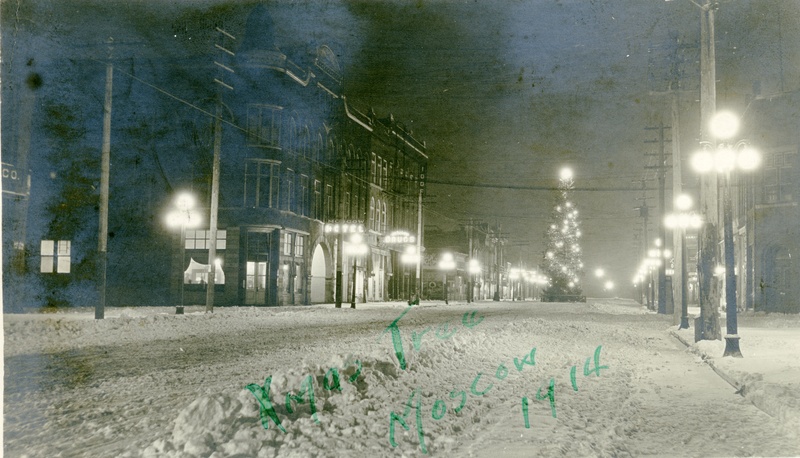 item thumbnail for Christmas on Main Street in Snow