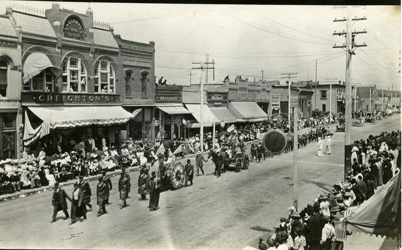 item thumbnail for Main Street 4th of July Parade Postcard