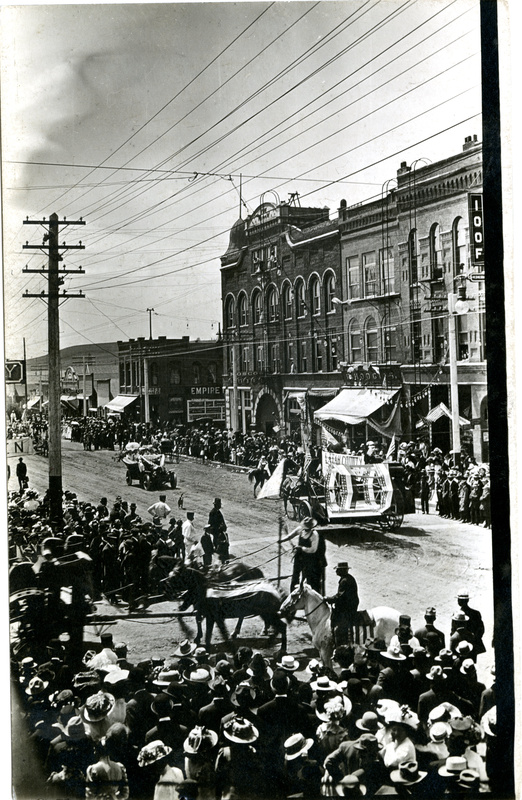 item thumbnail for Crowded Streets on 4th of July Postcard