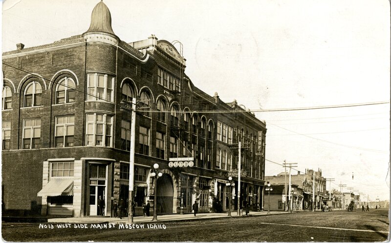 item thumbnail for Moscow Motel on Main Street Postcard