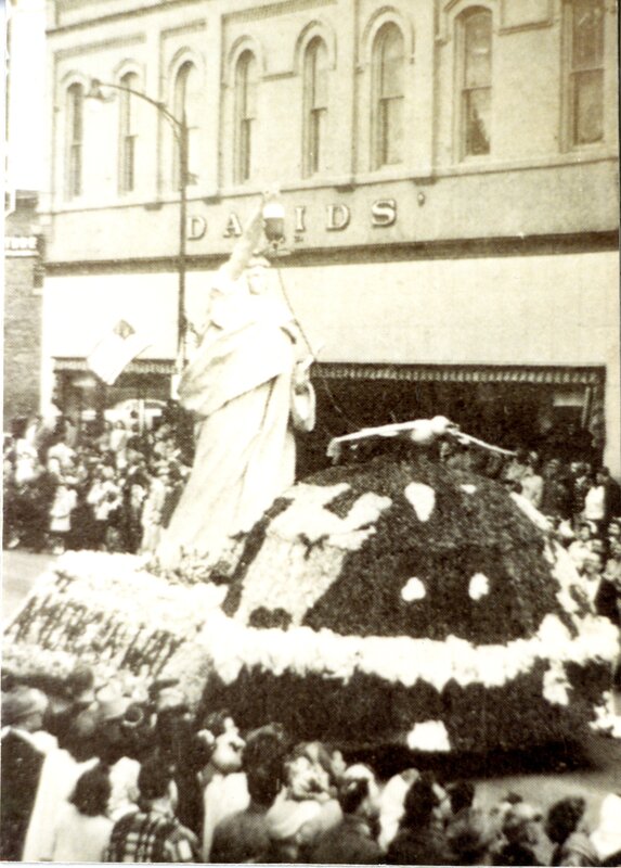 item thumbnail for Parade Float on Main Street