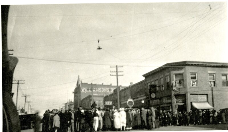 item thumbnail for Large Crowd on Main Street