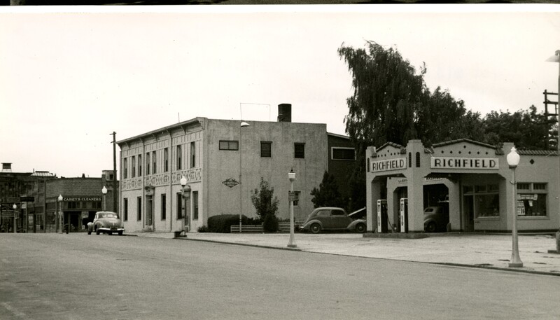 item thumbnail for Richfield Service Station, Carey's Cleaners