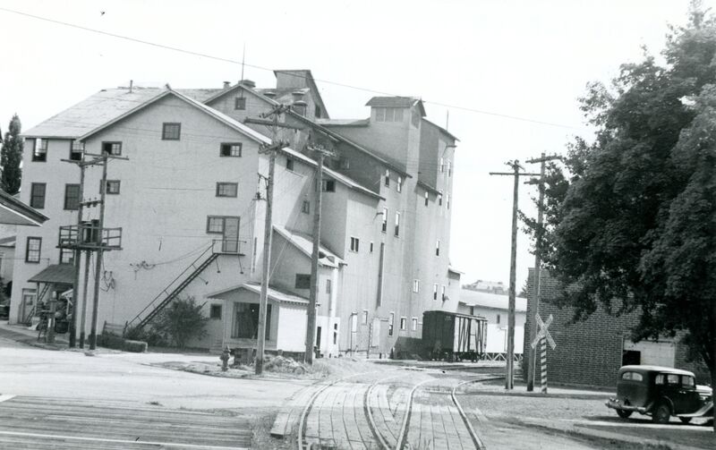 item thumbnail for Washburn Wilson Seed Company Elevator