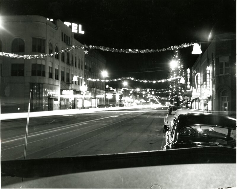 item thumbnail for Christmas Garland Over Main Street