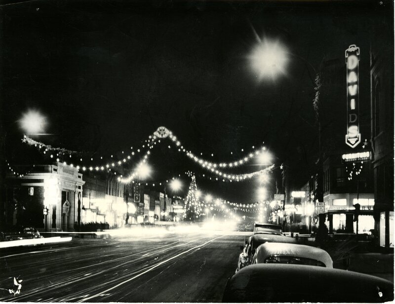 item thumbnail for Christmas Lights Over Main Street