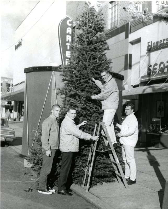 item thumbnail for University of Idaho Students and Christmas Tree