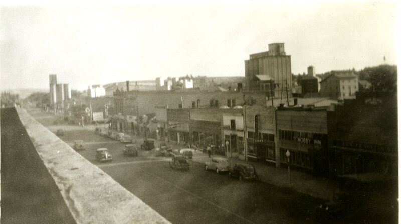 item thumbnail for Roof View of Main Street