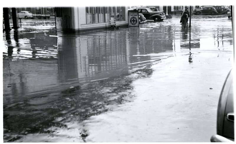 item thumbnail for Postcard of Flooded Moscow