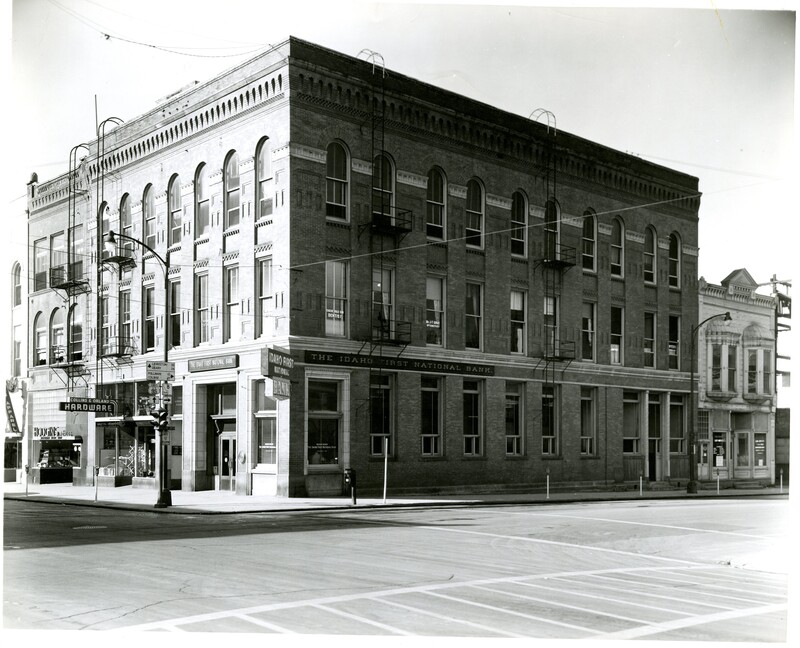 item thumbnail for Businesses at Third and Main Streets in Moscow, ID