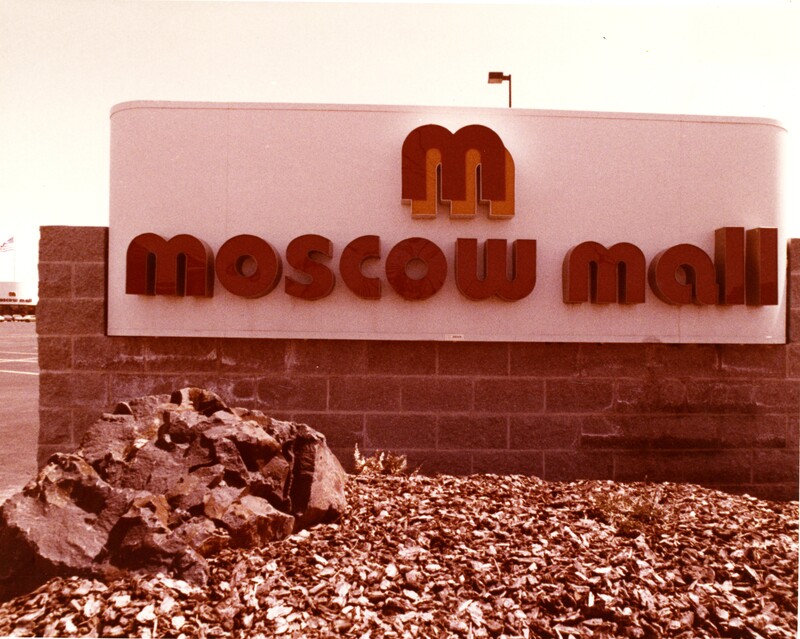 item thumbnail for Moscow Mall sign