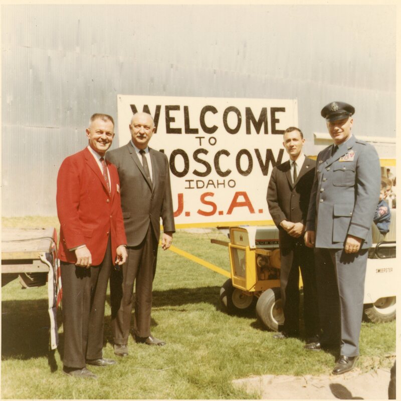 item thumbnail for Welcome to Moscow sign at airport