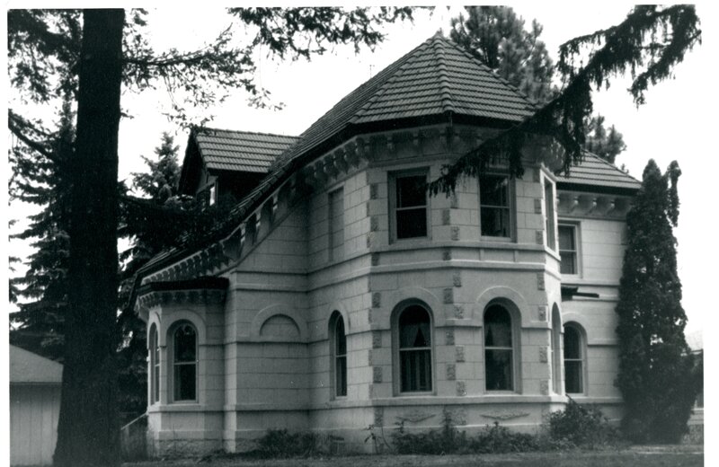 item thumbnail for Side View of the Mason Cornwall House